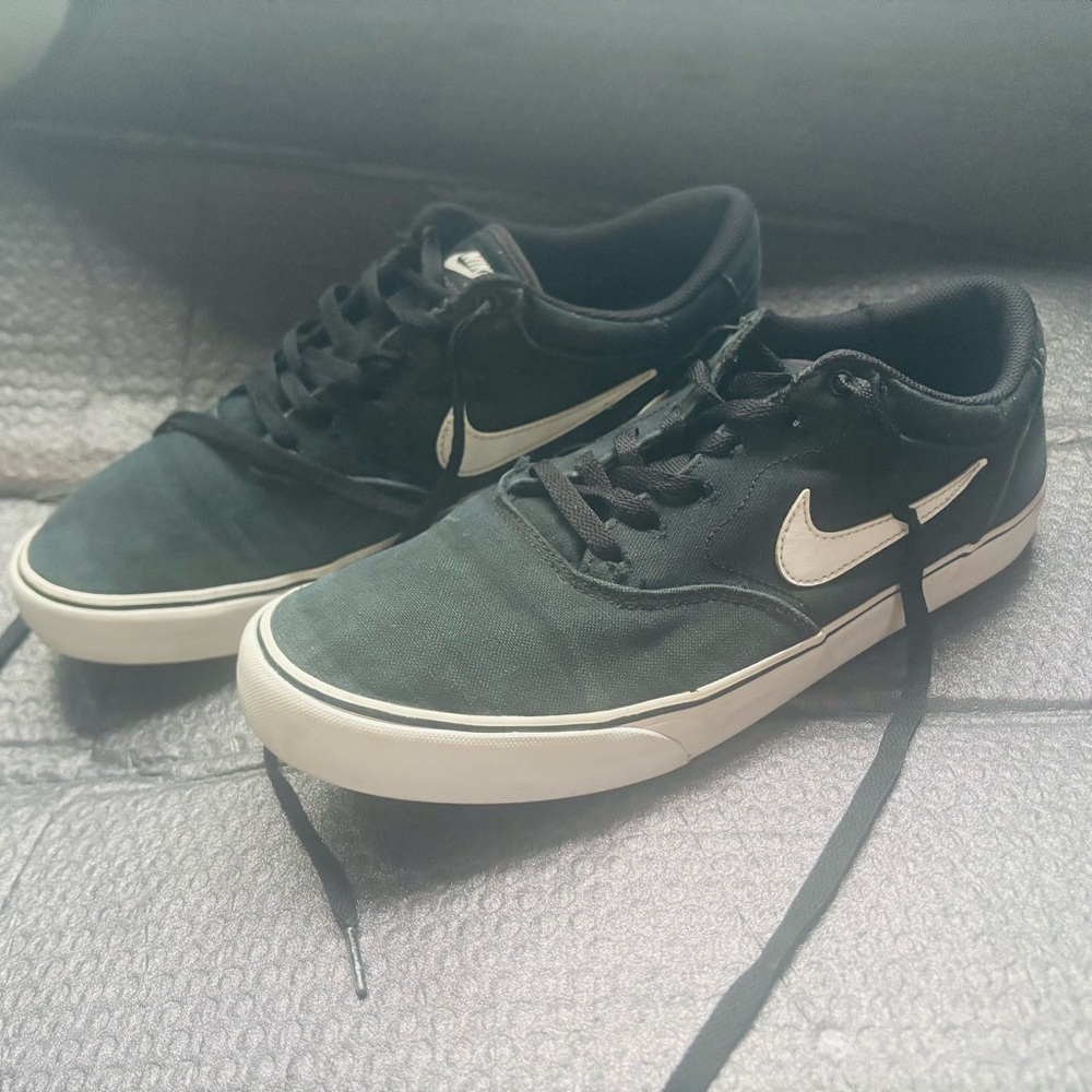 Nike Black and White Skateboarding Sneakers
